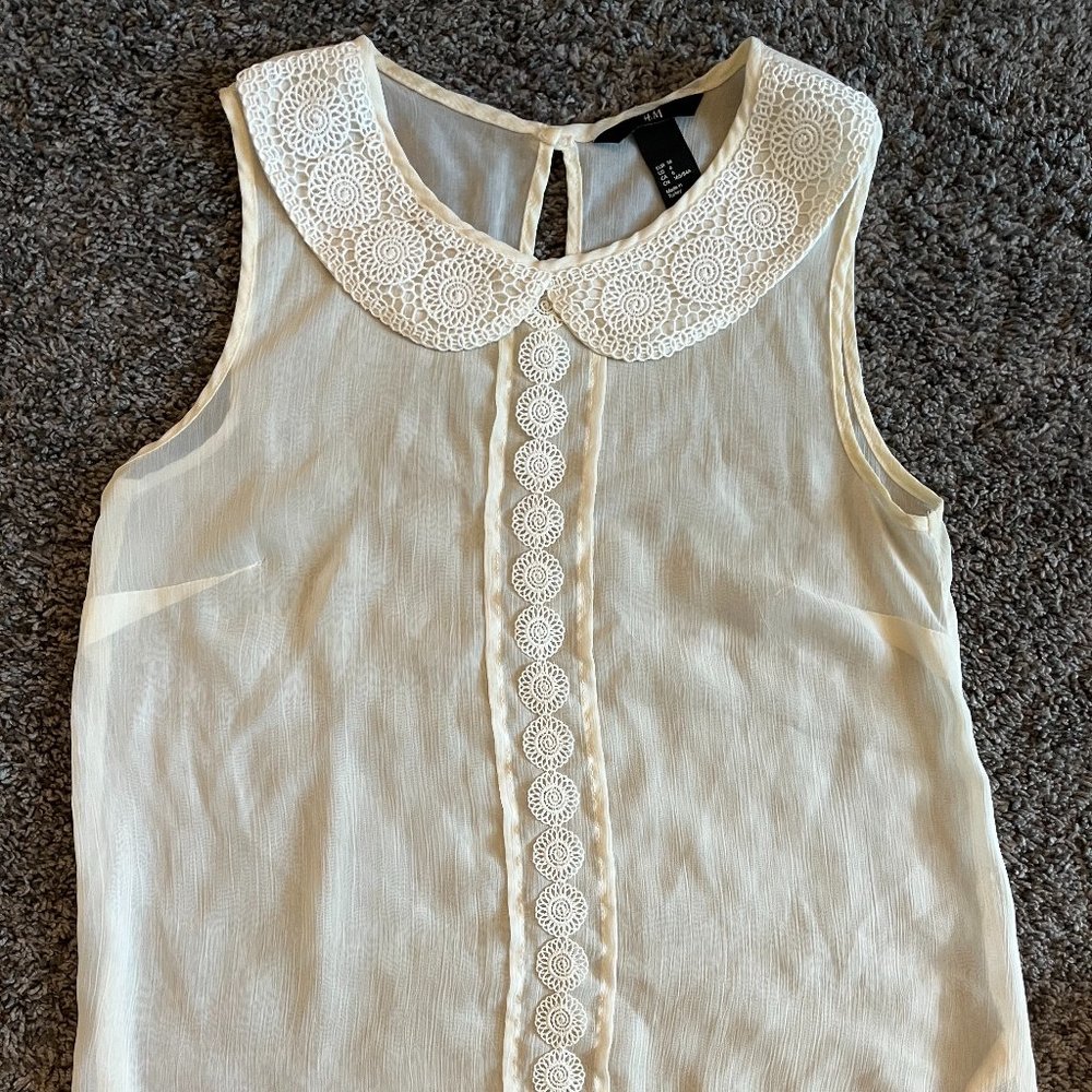 H&M Cream-colored Sleeveless Blouse Size 6